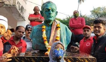 ଟିମ କ୍ଲିନ ସିଟି ପକ୍ଷରୁ ମହାପୁରୁଷଙ୍କ ପ୍ରତିମୂର୍ତ୍ତି ସଫେଇ କାର୍ଯ୍ୟ ଜାରି