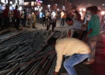 ପିକପ ଭ୍ୟାନରୁ ଲୁହା ପାଇପ ଖସି ରାସ୍ତାରେ ଗଡିଲା –  କଟକ