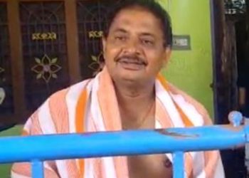 ବ୍ରହ୍ମପୁର ଭିଜିଲାନ୍ସ ବିଭାଗ ପକ୍ଷରୁ କୋଟିପତି ଶିକ୍ଷକ ଙ୍କ ପାରଳାଖେମୁଣ୍ଡି ଏର୍ଦେଲା ସାହି ଘର ସମେତ ୧୧ ଟି ସ୍ଥାନରେ ଭିଜିଲାନ୍ସ ଚଢାଉ