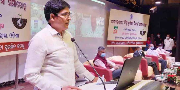 ‘ମୃତ୍ତିକାର ସ୍ୱାସ୍ଥ୍ୟ ପରିଚାଳନା ଦିଗରେ ବ୍ୟାପକ ଜନସଚେତନତା ସୃଷ୍ଟି କରିବାକୁ ପଡ଼ିବ’ :- ମନ୍ତ୍ରୀ ଡ. ସାହୁ