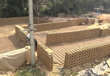 କରୋନା କଟକଣାକୁ ଫୁ,ମାହାଙ୍ଗାରେ ବେଆଇନ ଇଟାଭାଟିକୁ ଲଗାମ ନାଇଁ, ଭାଟି ଧୂଆଁରେ ଅଣନିଶ୍ୱାସୀ ଅଂଚଳ ବାସୀ