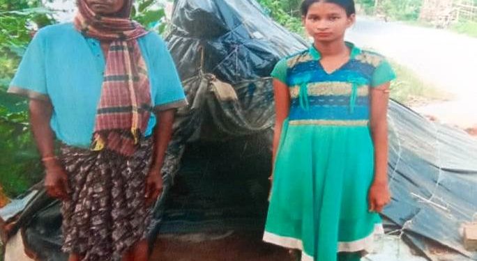 ଏହେଉଛନ୍ତି, ଜଣେ ଅସହାୟ ସହିତ କୁଷ୍ଠ ରୋଗରେ ପୀଡିତ ହୋଇ ଜୀବନ ବଞ୍ଚାଇବା ଲାଗି ବାରଦୁଆର ବୁଲି ଭିକ୍ଷା କରି ପେଟ ପୋସୁଛନ୍ତି,