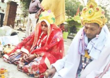 ଗେଷ୍ଟ୍ ହାଉସ୍ରୁ ବର ଗାଏବ୍ ; ମଙ୍ଗୁଳା କନ୍ୟା ହାତ ଧରିଲେ ଯୁବ ସମାଜସେବୀ