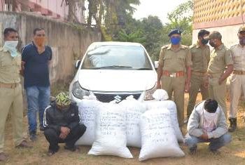 ଅବକାରୀ ଫ୍ଲାଇଙ୍ଗ ସ୍କାର୍ଡ଼ ପକ୍ଷରୁ ୫ ଲକ୍ଷ ଟଙ୍କାର ଗଞ୍ଜେଇ ସହ ମାରୁତି କାର ଜବତ, ଦୁଇ ଗିରଫ