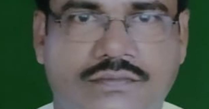 କରୋନା ଯୁଦ୍ଧରେ ହାରିଗରେ ବେଗୁନିଆ ଥାନା ଏଏସଆଇ ସନାତନ ; ପୁଲିସ ସମ୍ମାନରେ ଶେଷକୃତ୍ୟ ସମ୍ପନ୍ନ କରାଗଲା ନିଜ ଗ୍ରାମ ଶ୍ମସାନରେ