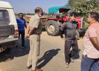 ନଦୀ ବାଲିଘାଟରେ ଟ୍ରାକ୍ଟର ଜବତ ପରେ ତିନିଗୋଟି ଟ୍ରାକ୍ଟରରୁ : ୫୨ ହଜାର ଟଙ୍କା ଜୋରିମାନା