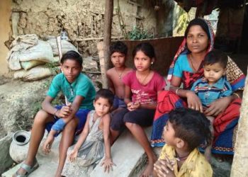 ଖଣତା ଗ୍ରାମ ର ଅସହାୟ ପରିବାର ର ଛୋଟ ଛୋଟ ପିଲାମାନଙ୍କୁ କିଏ ଅବା ହେବ ସାହା ଭରସା