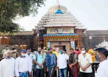 ମହାପ୍ରଭୁ ଲିଙ୍ଗରାଜ ଦର୍ଶନ କଲେ ବରିଷ୍ଠ ସେବାୟତ ତଥା – ମନ୍ତ୍ରୀ ଅଶୋକ ଚନ୍ଦ୍ର ପଣ୍ଡା 