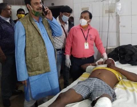 ମହାନତାର ପରିଚୟ ଦେଲେ ମନ୍ତ୍ରୀ ସମୀର ଦାସ -ଦୁର୍ଘଟଣାଗ୍ରସ୍ଥ ବ୍ୟକ୍ତିକୁ ଦୁର୍ଘଟଣା ସ୍ଥଳରୁ ଆଣି କ୍ୟାପିଟାଲ ହସ୍ପିଟାଲରେ ଭର୍ତିକଲେ