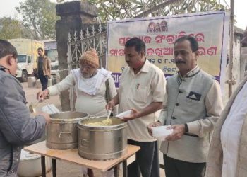 ଧନୁ ସଂକ୍ରାନ୍ତିରେ ନୟାଗଡ଼ କ୍ଳବ ତରଫରୁ ମାଗଣା ଜଳଖିଆ ବିତରଣ