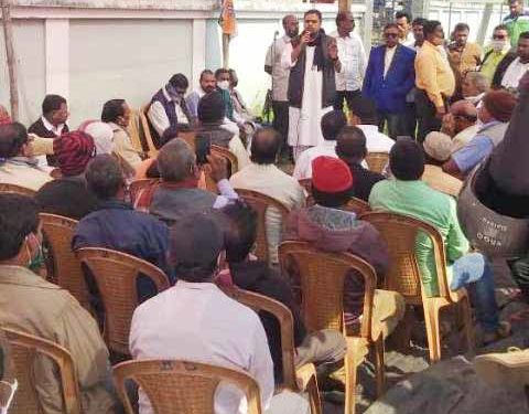 କେନ୍ଦ୍ରାପଡ଼ା ଜିଲ୍ଲା କଂଗ୍ରେସ ର ଜିଲ୍ଲା ସଭାପତି ଙ୍କ ଏସପି ଅଫିସ କାର୍ଯ୍ୟାଳୟ ସମ୍ମୁଖରେ ନ୍ୟାୟ ପାଇଁ ଗର୍ଜନ ଦେଲେ