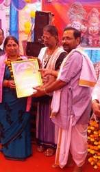 ପ୍ରଭୁ ଶ୍ରୀପତିନାଥଙ୍କ ବାର୍ଷିକ ଉତ୍ସବରେ ମନୋରମା ଆଚାର୍ଯ୍ୟଙ୍କୁ ସମ୍ବର୍ଦ୍ଧିତ