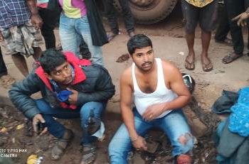 କାର୍ ଦୁର୍ଘଟଣାରେ ୨ ଯୁବକ ଆହତ ; ଅଳ୍ପକେ ବଞ୍ଚିଗଲା ଜୀବନ