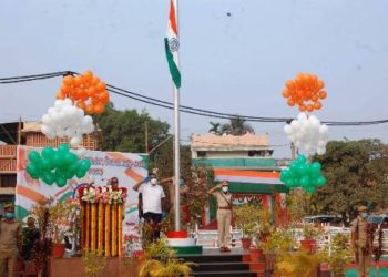 ବରଗଡ଼ ଜିଲ୍ଲା ରେ ଜାତୀୟ ପତାକା ଉତ୍ତୋଳନ କଲେ ସ୍ବାସ୍ଥ୍ୟ ମନ୍ତ୍ରୀ ନବ କିଶୋର ଦାଶ