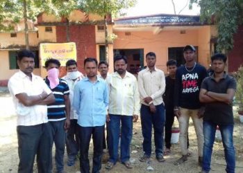 ସରକାରୀ ସ୍କୁଲ ବନ୍ଦକୁ କୁ ନେଇ ଅଭିଭାବକ ଙ୍କ ବିରୋଧ