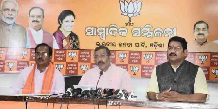 ଓଡ଼ିଶାର ବିକାଶ ପାଇଁ ସମ୍ଭାବନାକୁ ନେଇ ଉପଜୁଥିବା ସମସ୍ୟାର ସମାଧାନ ପାଇଁ ବିଜେପି ବଦ୍ଧପରିକର : ଗୋଲକ ମହାପାତ୍ର