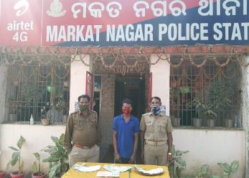 ଲକ୍ଷାଧିକ ଟଙ୍କା ଚୋରି କରି ଯୁବକ ଗିରଫ