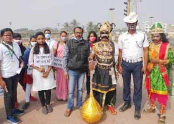 ସାଇନ୍ ଆଣ୍ଡ ସଂନ୍ଧ୍ୟା ଫାଉଣ୍ଡେସନ ପକ୍ଷରୁ  ସଡ଼କ ସୁରକ୍ଷା ପାଳିତ