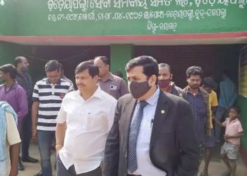ଚଢେୟା ପଲ୍ଲୀ ରେ ବ୍ୟାଙ୍କ୍ ଓ ଏଟିଏମ୍ ଖୋଲିବା ନେଇ ଦଶପଲ୍ଲା ବିଧାୟକ ଙ୍କ ବ୍ୟାଙ୍କ ଅଧିକାରୀ ଙ୍କ ସହ ଆଲୋଚନା