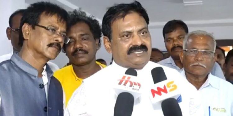 ଗତ ବିଧାସଭା ନିର୍ବାଚନରେ ସ୍ୱାଧୀନ ପ୍ରାର୍ଥୀ ଭାବେ ଲଢ଼ି ଥିବା ଡ.ତିରୁପତି ପାଣିଗ୍ରାହୀଙ୍କ ସହ ୧୪ ବରିଷ୍ଠ କଂଗ୍ରେସ ନେତାଙ୍କ ଉପରୁ ଉଠାଇନେଲା ନିଲମ୍ବନ ଆଦେଶ l