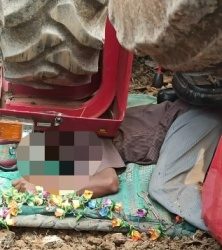 ଟ୍ରାକ୍ଟର ଓଲଟି  ଚାପି ହୋଇ ଚାଳକ ମୃତ
