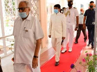 ବଜେଟ ଅଧିବେଶନ ଆରମ୍ଭରୁ, କୋଟିଆ ପ୍ରସଙ୍ଗ ସହ ପେଟ୍ରୋଲ ଓ ଡିଜେଲ ଦର ବୃଦ୍ଧି,  ରାଜ୍ୟରେ ଆଇନଶୃଙ୍ଖଳା ବିପର୍ଯ୍ୟସ୍ତ  ସ୍ଥିତିକୁ ବିରୋଧ କରି : ଉଭୟ କଂଗ୍ରେସ ଓ ବିଜେପି ସଦସ୍ୟ – କକ୍ଷତ୍ୟାଗ କରିଛନ୍ତି