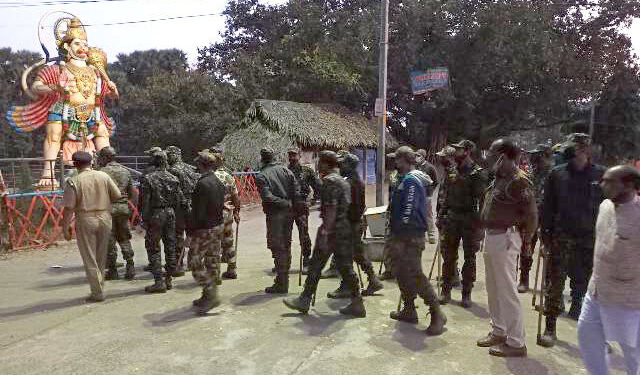 ଅନୁଗୋଳ ଜିଲ୍ଲା ବଅଁରପାଳ ରେ ତେଲ ଚୋର ଧରିବାକୁ ପୁଲିସ ନାକେଦମ୍‌ ହୋଇଛି