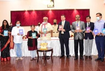 ‘ପ୍ରଜ୍ଜ୍ୱାଳା ହ୍ୟାଣ୍ଡବୁକ୍ସ୍ ଅନ ହ୍ୟୁମାନ ଟ୍ରାଫିକିଂଗ୍‌’ ଉନ୍ମୋଚିତ ଅଧ୍ୟାତ୍ମ ଭାବରେ ଅଭାବ ହିଁ ଅପରାଧର କାରଣ – ରାଜ୍ୟପାଳ