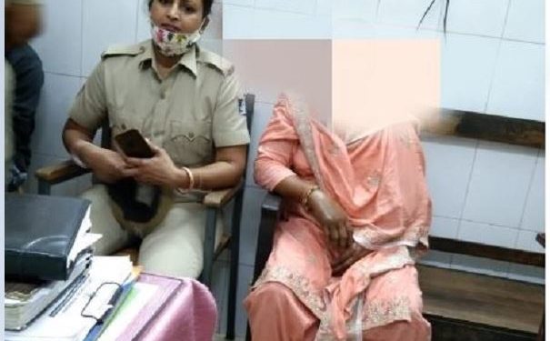 ରାଜଧାନୀରୁ ଲେଡି ଡନ୍‌ ଗିରଫ ; ପୋଲିସ କର୍ମଚାରୀଙ୍କୁ ମାଡ ମାରିବା ସହ ବସ୍ତିରେ ଚଳାଇଥିଲେ କଙ୍ଗାରୁ କୋର୍ଟ