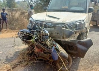 ତହସିଲଦାରଙ୍କ ଗାଡି ଧକ୍କାରେ ଫାର୍ମାସିଷ୍ଟ ଛାତ୍ର ଗୁରୁତର –  ତହସିଲଦାରଙ୍କ ର ବିଶ୍ବସ୍ଥ ଗାଡ଼ି ଡ଼୍ରାଇଭର ଚମ୍ପଟ