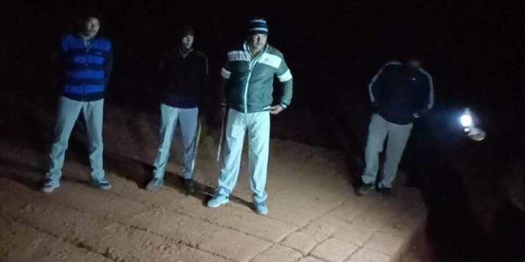 ଚାନ୍ଦପୁର ପୋଲିସ ର ଲଗାତର ଚଢ଼ାଉ ;  ଖଣି ମାଲିକ ଓ ମାଫିଆ ମାନଙ୍କୁ ପଡ଼ିଲା ମହଙ୍ଗା