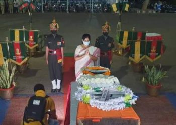 ଶହୀଦଙ୍କ ଗ୍ରାମରେ ପହଞ୍ଚିଲା ମର ଶରୀର ;  ଶେଷ ଦର୍ଶନ ପାଇଁ ପହଁଚିଲେ ଧର୍ମଶଳା ବିଧାୟକ ପ୍ରଣବ ବଳମନ୍ତ ଦାସ