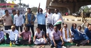 ପେଟ୍ରୋଲ ଡିଜେଲ ଦର ପ୍ରତିବାଦରେ କଂଗ୍ରେସ ପକ୍ଷରୁ  କଟକରେ ବନ୍ଦ ପାଳନ