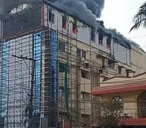 କଟକ ବିଜୁପଟ୍ଟନାୟକ ଛକରେ ଥିବା ସନ ହସ୍ପିଟାଲରେ ଅଗ୍ନିକାଣ୍ଡ : ଏସିବିକୁ ରୋଗୀ ସ୍ଥାନାନ୍ତର