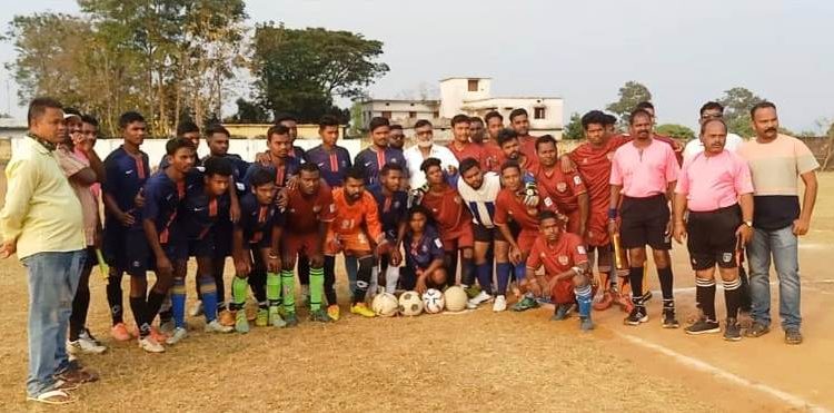 ଏସକନ କ୍ଲବ ଆନୁକୁଲ୍ୟରେ କଳାପାହାଡ଼ ନକ୍ଆଉଟ ଫୁଟବଲ ଟୁର୍ଣ୍ଣାମେଣ୍ଟ ଉଦଘାଟିତ : ଡଙ୍ଗାପଟା ୨/୦ରେ ବିଜୟୀ