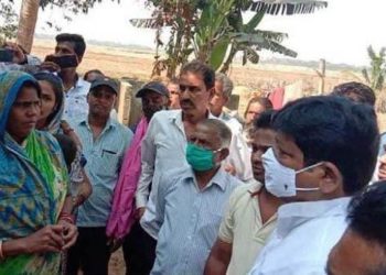 ସାଲେପୁର ଗ୍ରାମରେ ଦୁଷ୍କର୍ମ ଓ ହତ୍ୟାର ଶିକାର ହୋଇଥିବା ମହିଳାଙ୍କ ପରିବାରକୁ ; ଭେଟି ସମବେଦନା ଜଣାଇଛନ୍ତି ଆଇନ ମନ୍ତ୍ରୀ ପ୍ରତାପ ଜେନା