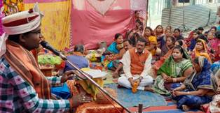 ଭାଗବତ ସପ୍ତାହ ର ଆଧ୍ୟାତ୍ମିକ ପରିବେଶ ରେ ରାଜ୍ୟ କୃଷକ ମୋର୍ଚ୍ଚା ରାଜ୍ୟ ସଭାପତି ପ୍ରଦୀପ ପୁରୋହିତ – ପଦ୍ମପୁର