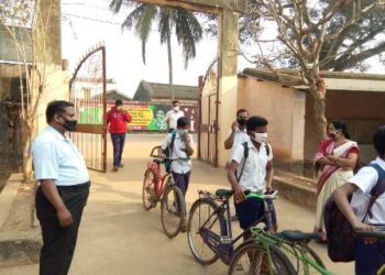 ରଣପୁର : ଖୋଲିଲା ନବମ ଶ୍ରେଣୀ, ପ୍ରଥମେ ଦିବସରେ ଆସିଲେ 158 ଜଣ ଛାତ୍ରଛାତ୍ରୀ