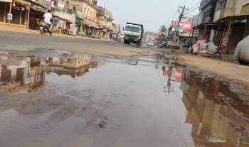 ରଣପୁର ବଡ଼ଦାଣ୍ଡ ଜଳ ମଗ୍ନ ; ଦେଖି.. ନଦେଖିଲା ଭଳି ଏନେଏସି ର ପିଏଚ୍ଡ଼ି ବିଭାଗ  