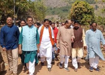 ବିଜେପିନେତାଙ୍କ ପ୍ରଶ୍ନ ବାଣରେ ଆନ୍ଧ୍ର ଉପଜିଲ୍ଲାପାଳଙ୍କ ଛତ୍ରଭଙ୍ଗ ; ବିଜେପି ରାଜ୍ୟସଭାପତି ସହ ବିରୋଧୀ ଦଳ ନେତା ପ୍ରଦିପ୍ତ ନାୟକଙ୍କ ପରିଦର୍ଶନ