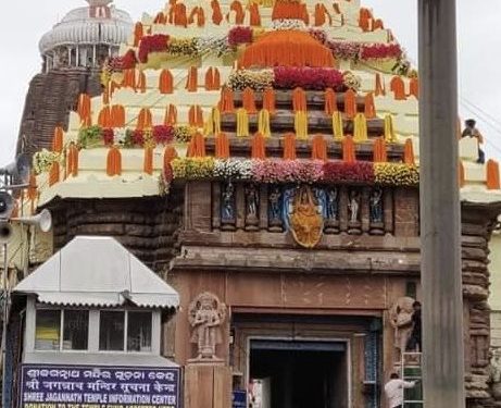 ଶ୍ରୀମନ୍ଦିରରୁ ଖସିଲା ମୂର୍ତ୍ତି : ମୂର୍ତ୍ତି ଖସି ଜଣେ ସେବାୟତ ଆହତ