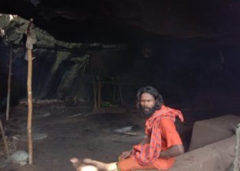 ପ୍ରଶାସନ ର ଦୃଷ୍ଟି ଆଢ଼ୁଆଳରେ ରତ୍ନଗିରି ପାହାଡ଼ ର ରତା ଦେଇ ଗୁମ୍ଫା