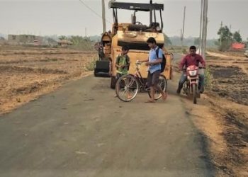 ନହକା-ଖଇରା ପୂର୍ତବିଭାଗ ରାସ୍ତାକାର୍ଯ୍ୟ ନିମ୍ନମାନର, ଯନ୍ତ୍ରୀ-ଠିକାଦର ସଲସୁତରାରେ ଚାଲିଛି ନିର୍ମାଣ କାର୍ଯ୍ୟ ; ନିର୍ମାଣବେଳେ କରାଯାଉନି ବାଇପାସ ରାସ୍ତା : ଯାତାୟତରେ ଯାତ୍ରୀ ହିନସ୍ତା – ରାସ୍ତାକାର୍ଯ୍ୟର ଭିଜିଲାନ୍ସ ତଦନ୍ତ ଦାବି