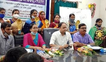 ଅନ୍ତର୍ଜାତୀୟ ମହିଳା ଦିବସରେ ଆଶା, ଅଙ୍ଗନୱାଡି, ସ୍ୱାସ୍ଥ୍ୟ କର୍ମୀ, ସୁପରଭାଇଜର ଙ୍କୁ ସମ୍ମାନିତ