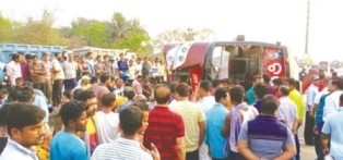 ଓଲଟିଲା ‘ଚକାଡୋଳା’ ବସ୍‌ ; ୨୦ ଯାତ୍ରୀ ଆହତ,୩ ଗୁରୁତର