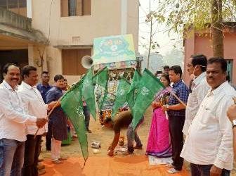 ଦଶପଲ୍ଲା ବିଧାୟକ ଙ୍କ ଦ୍ଵାରା ନୂଆଗାଁ ବ୍ଲକ୍ ରେ କୃଷିରଥ ର ଶୁଭାରମ୍ଭ
