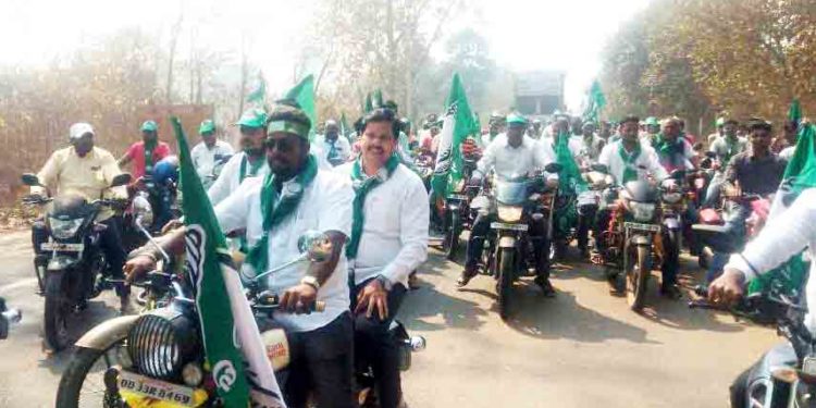 ପ୍ରବାଦ ପୁରୁଷ ବିଜୁ ପଟ୍ଟନାୟକ ଙ୍କ ଜନ୍ମ ଜୟନ୍ତୀ ଉପଲକ୍ଷେ ନୂଆଗାଁ ବ୍ଲକ୍ ବିଜୁ ଜନତା ଦଳ ପକ୍ଷରୁ – ମୋଟର ସାଇକେଲ ଶୋଭାଯାତ୍ରା