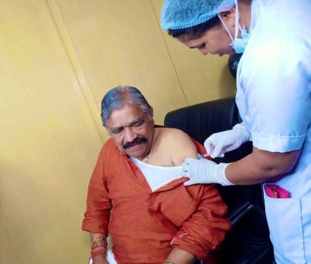 ଦ୍ୱିତୀୟ ପର୍ଯ୍ୟାୟ ଟିକାକରଣ ଆରମ୍ଭ ହୋଇଯାଇଛି – ବିଧାନସଭା ଡିସପେନସାରୀରେ କୋରନା ଟିକା ନେଲେ ବିଧାୟକ