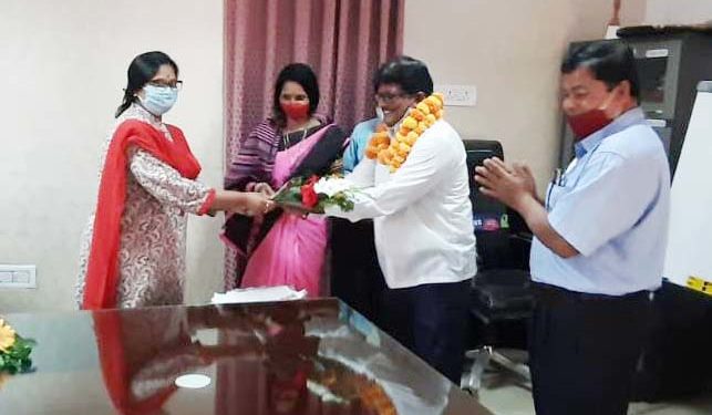 ମୋ ସ୍କୁଲ ଅଭିଯାନ ରେ ସାମିଲ ହୋଇ ; ପାମ୍ପଡା଼ ପ୍ରାଥମିକ ବିଦ୍ୟାଳୟ କୁ ଦୟାନିଧି ରାୟଗୁରୁ ତିନି ଲକ୍ଷ ଟଙ୍କା ଅନୁଦାନ ପ୍ରଦାନ କରିଛନ୍ତି