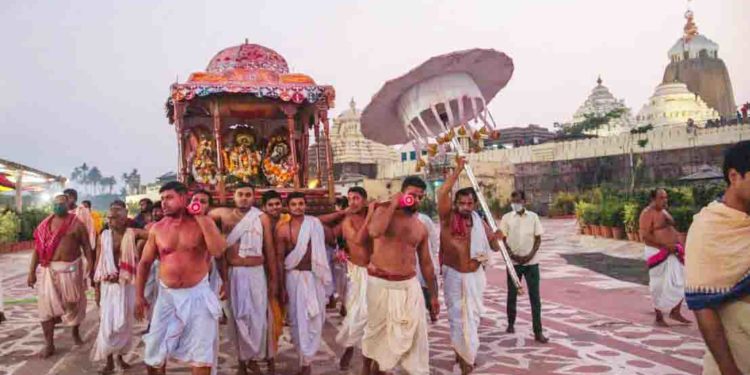 ଶ୍ରୀ ମନ୍ଦିର ରେ ହୋଲି ଉତ୍ସବ ପାଳିତ , ଚନ୍ଦନ ଅନୁକୂଲ